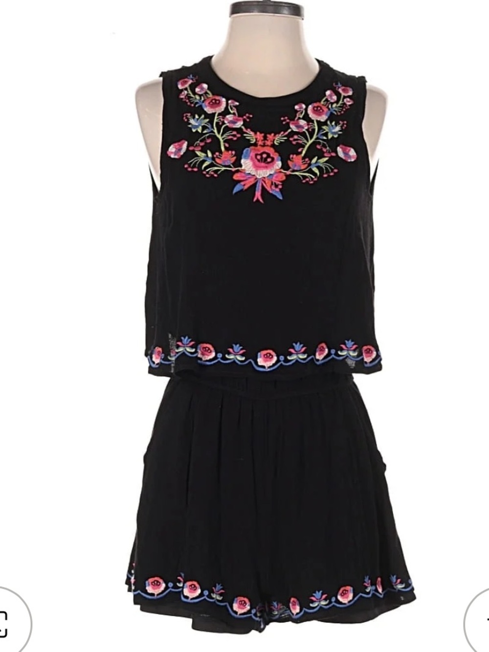 UMGEE Black Pink Floral Embroidered Romper Vented Back Size Medium